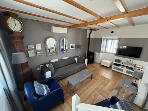 Airbnb em destaque: Charming Cottage with Nature Pool > Beach 8 mins em Leiria