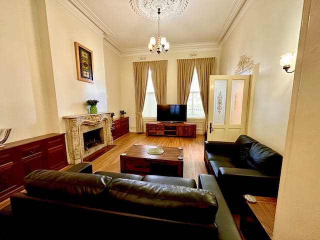 599Luxury – 2min Nth Melb – 10min QVM – Close CBD