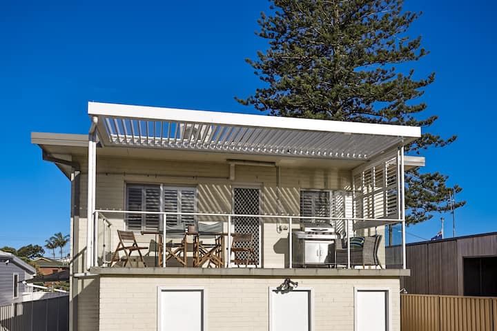 'Beattie's Beach Pad' Central SWRs - Deck & BBQ