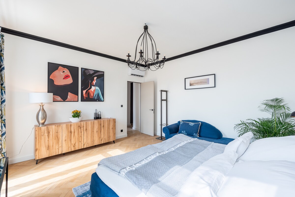 Spálňa 1, vchod na balkón