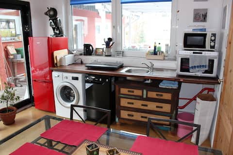 Popular Airbnb listing: "Bed Taste EZb" B&B near the fair and airport in Düsseldorf