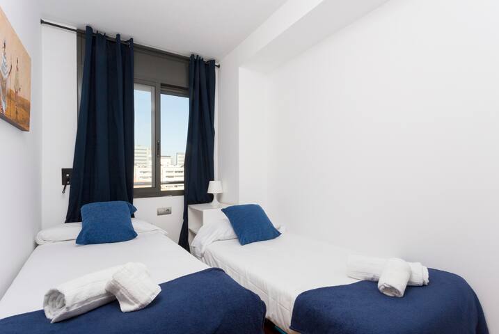 2 BEDROOM BEACH APARTMENT 1216 gallery image 5