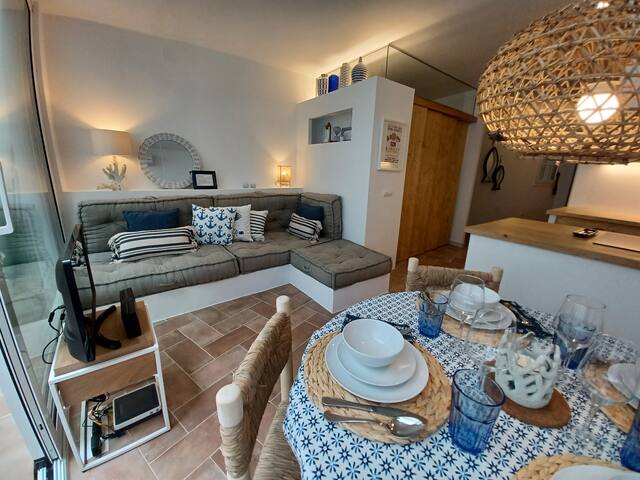 Apart in front of the sea Les Voltes Free Parking gallery image 4