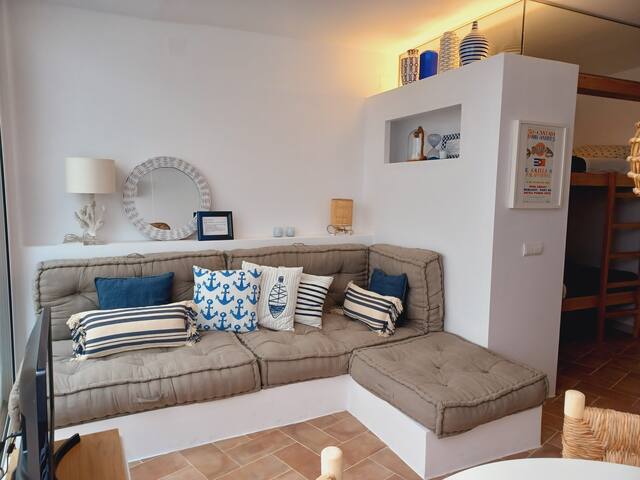 Apart in front of the sea Les Voltes Free Parking gallery image 2