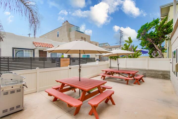 Spacious Beach Bungalow F-1