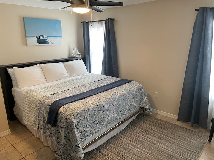 เตียงคิงไซส์ใหญ่