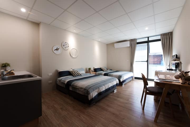 Newly renovated by 30sec MRT station, Ruifeng Night Market, Kaohsiung Railway Station, Aihe, Liuhe Night Market, Gao Medicine
