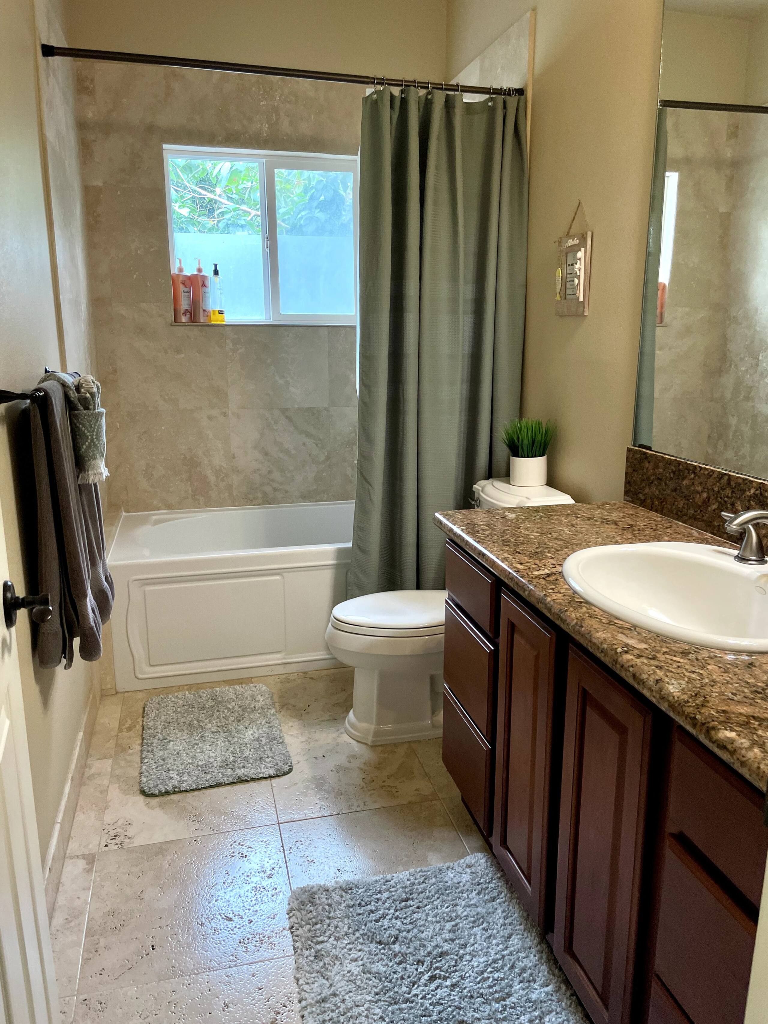 Beautiful Garden Guest Suite - Photo 11