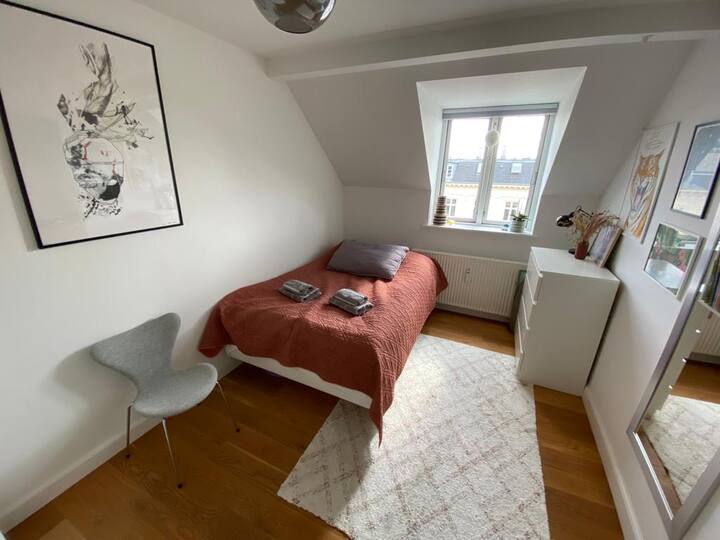 Slaapkamer #2 (beddengoed: 140x200)