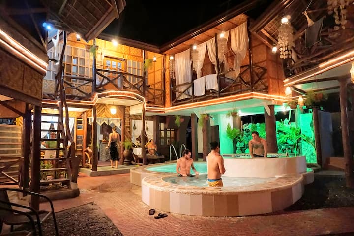 Free Dinner+Breakfast+Pool+WiFi+Near Beach & Cave