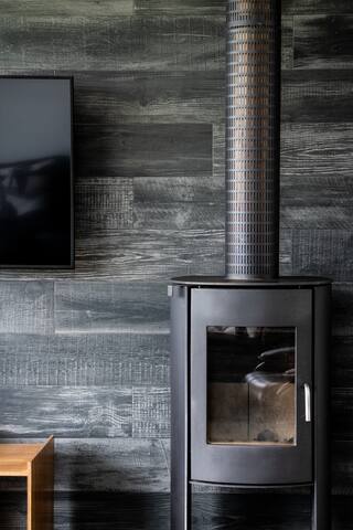 Family Friendly! Bluff Cove – Beachfront House gallery image 3