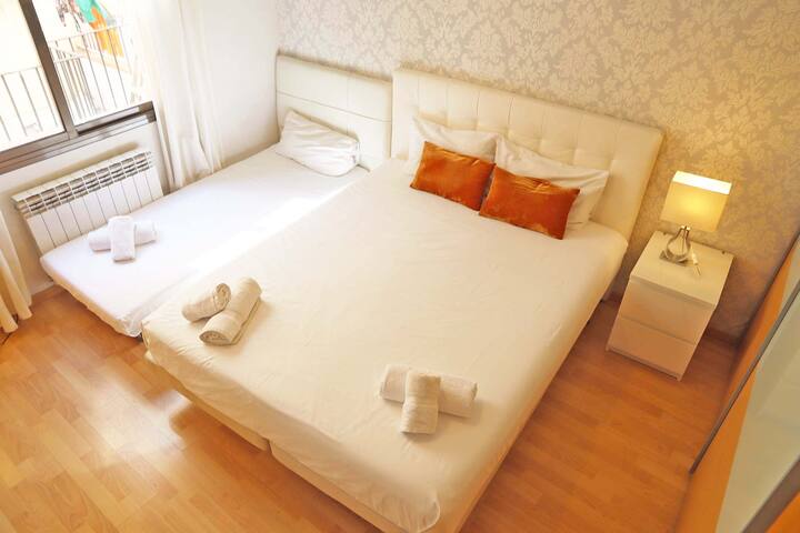 Bcn-rentals ramblas 7, Just7-10 min. to Ramblas