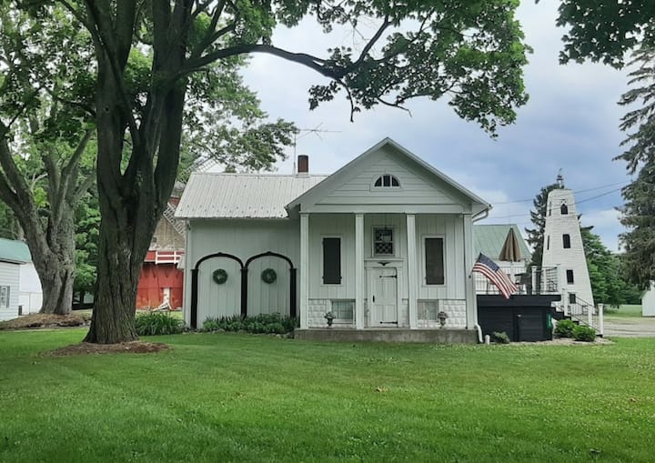 Stay In An Old Train Depot - Gidley Station!