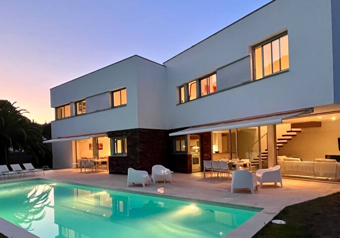 Villa Casanovas 12/13 people gallery image 2