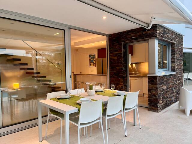 Villa Casanovas 12/13 people gallery image 5