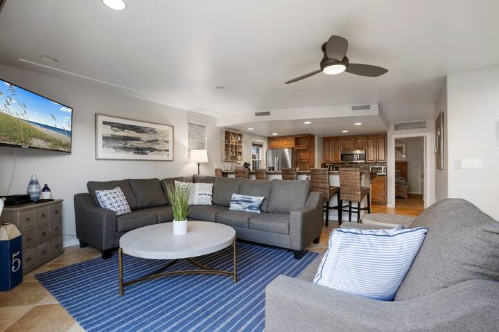 Spacious, Updated, Indoor Outdoor Living in MB! gallery image 4