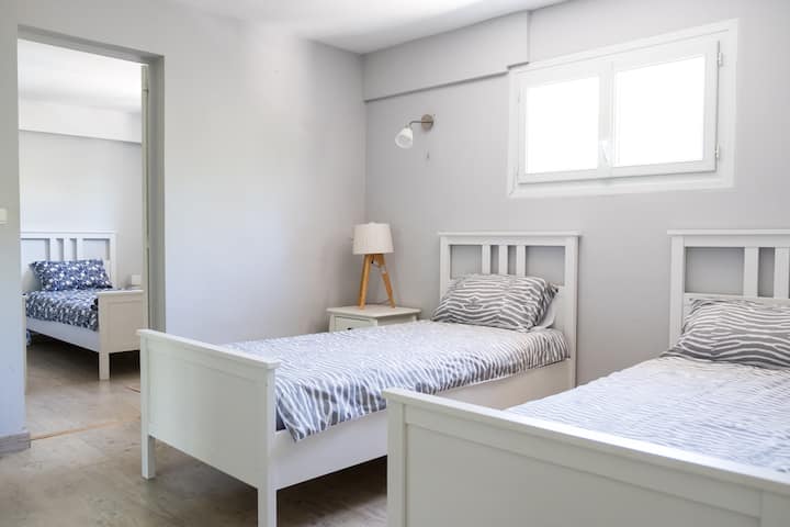 Свързване и 3 - та спалня на долния етаж