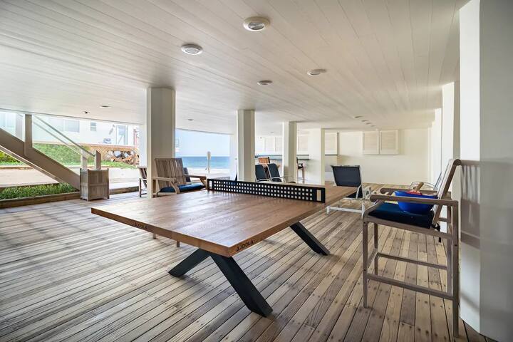 Oceanfront Retreat – Perfect for Family Reunions gallery image 5