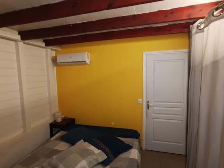 საძინებელი 1