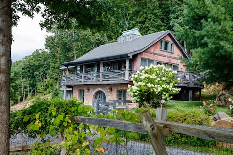 Popular Airbnb listing: Cozy Mountainside Suite - Minutes from Beacon in Beacon