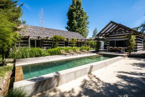 Special Cabanas in wonderful garden with pool