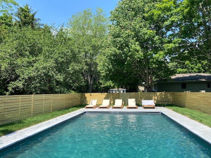 Private pool/walk to beach; farms/vineyards abound Houses for Rent in