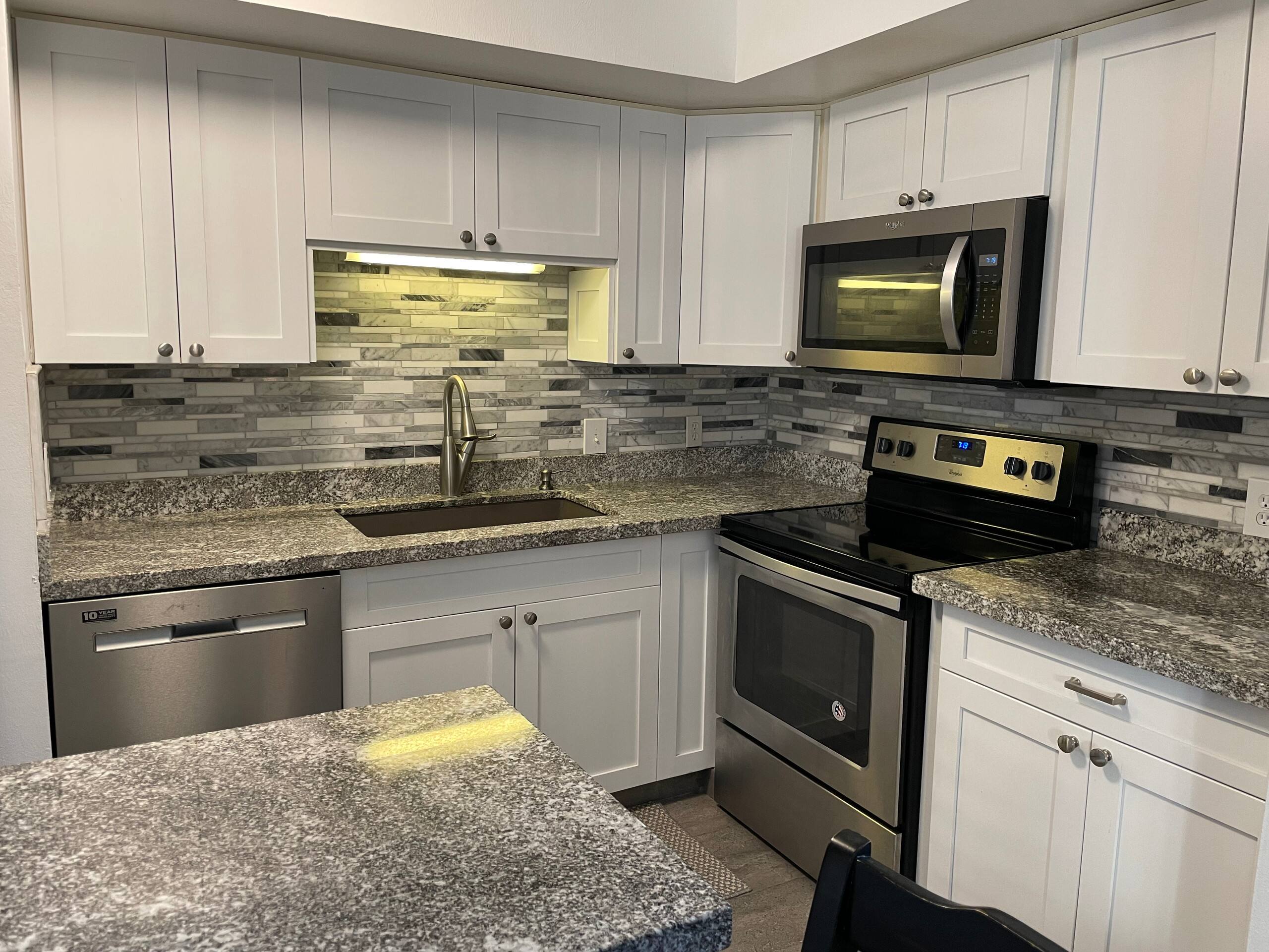 Condo in Kahuku · ★4.89 · 2 bedrooms · 4 beds · 1 private bath - Image 16
