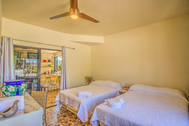 Seconda camera da letto con bagno ensuite.