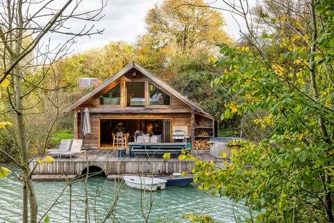 Luxury Cabin on Private Lake