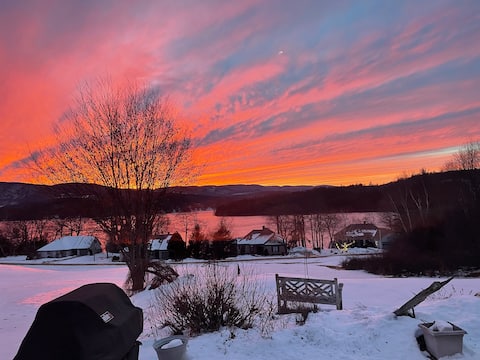 Private Upscale Comfortable Newfound Lake House