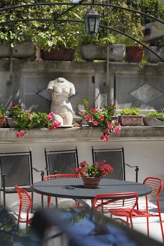 Melusina Young – large terrace gallery image 3