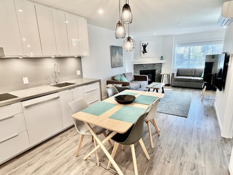 MainVillage 2Bedrm 2Bath A/C KingBed Lndry Prking!