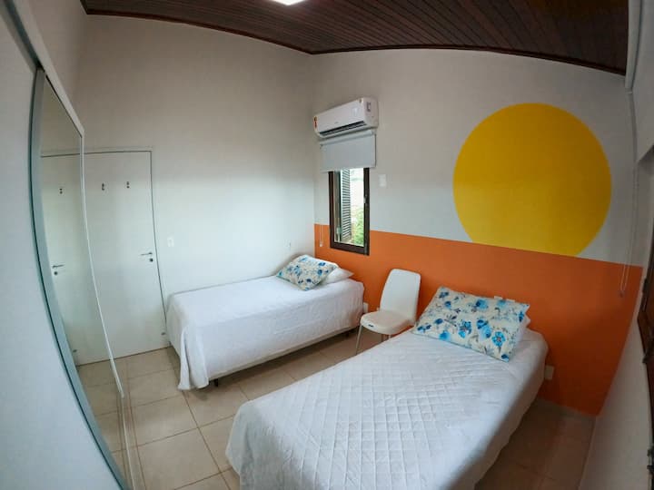 Quarto 4 مواجه للبحر