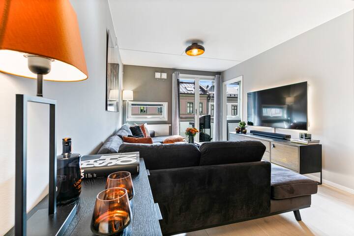 Exclusive apartment w/balcony and central location gallery image 2