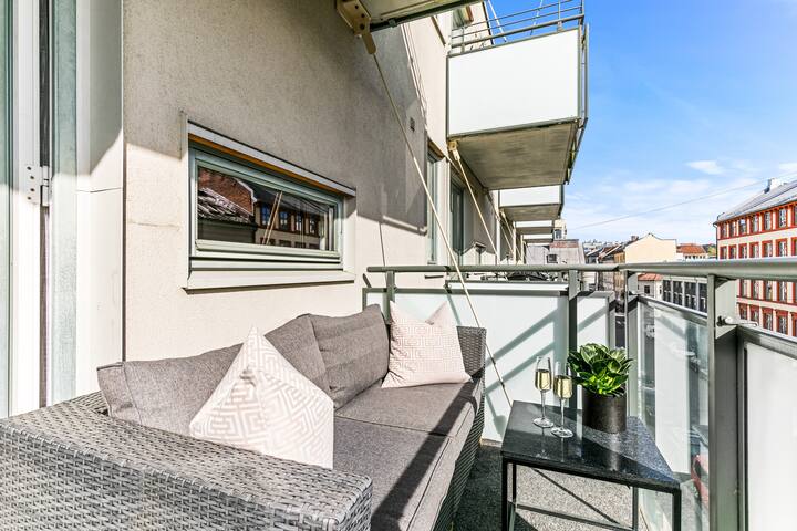 Exclusive apartment w/balcony and central location gallery image 4