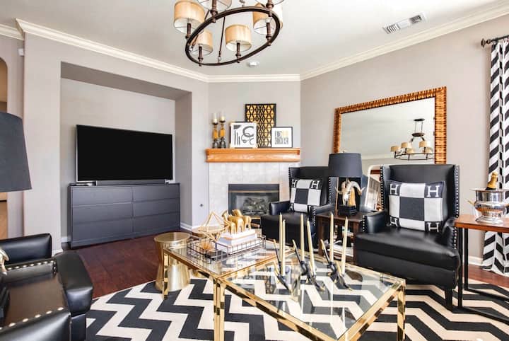 Luxurious Room With Detached Private Bathroom - Modesto, CA