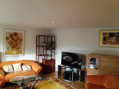 Popular Airbnb listing: Spacious apartment in Munich's top location * in Alte Heide Hirschau