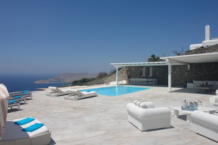 Overlooking the Greek archipelago gallery image 3