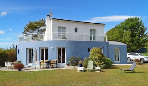 Villa rental 5 minutes walk from the beach