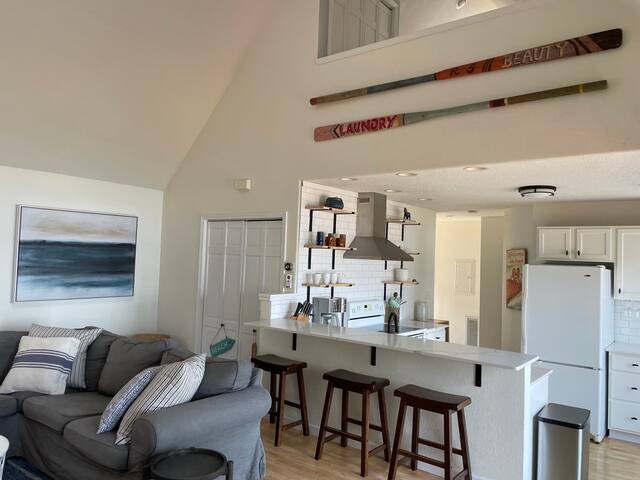 Fremont Cottage Lake Retreat-Close to Minneapolis gallery image 5