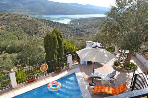 Casa de Ladera, Fantastic Lake & Village Views.