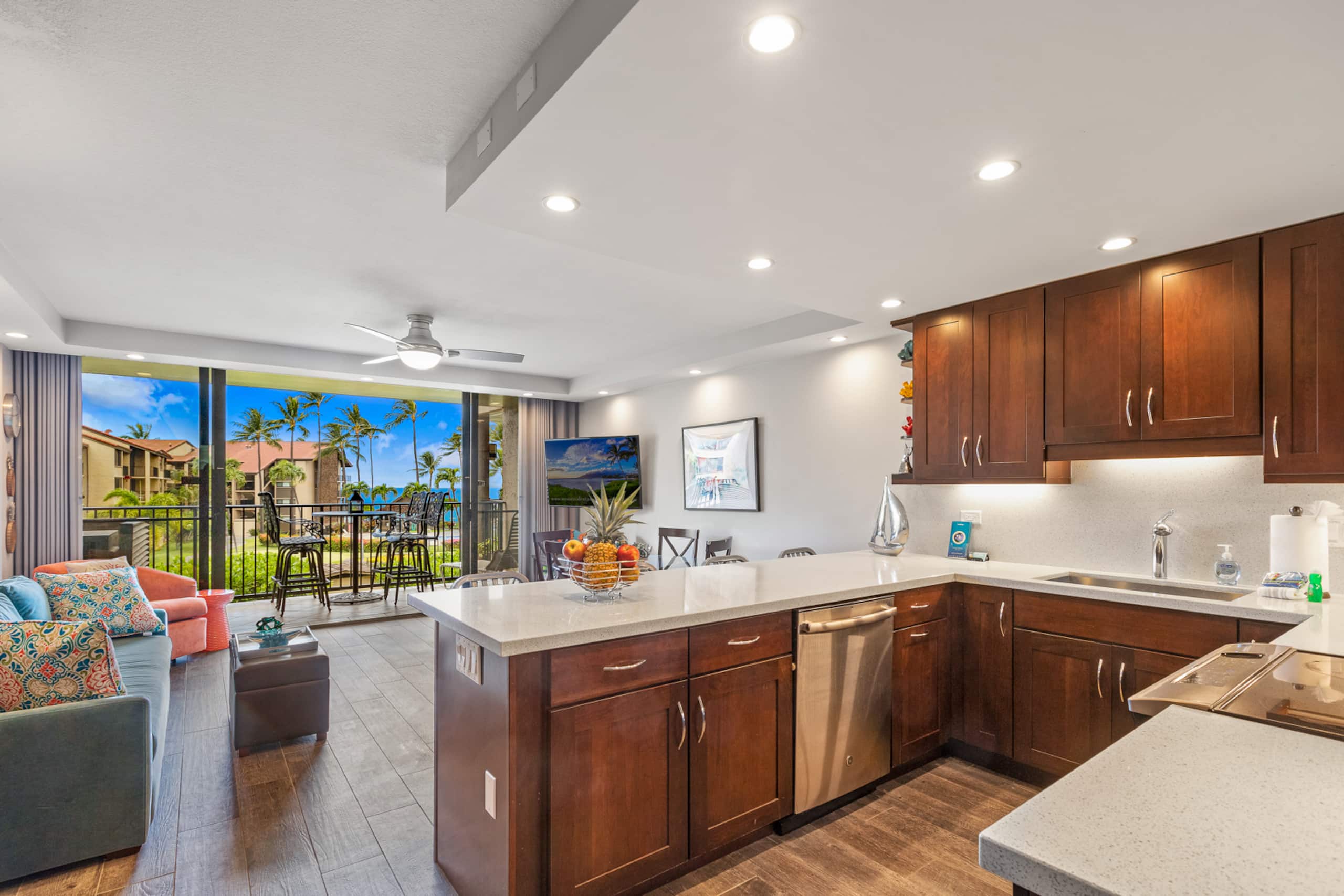 Condo in Lahaina · ★4.96 · 2 bedrooms · 3 beds · 2 baths - Image 14