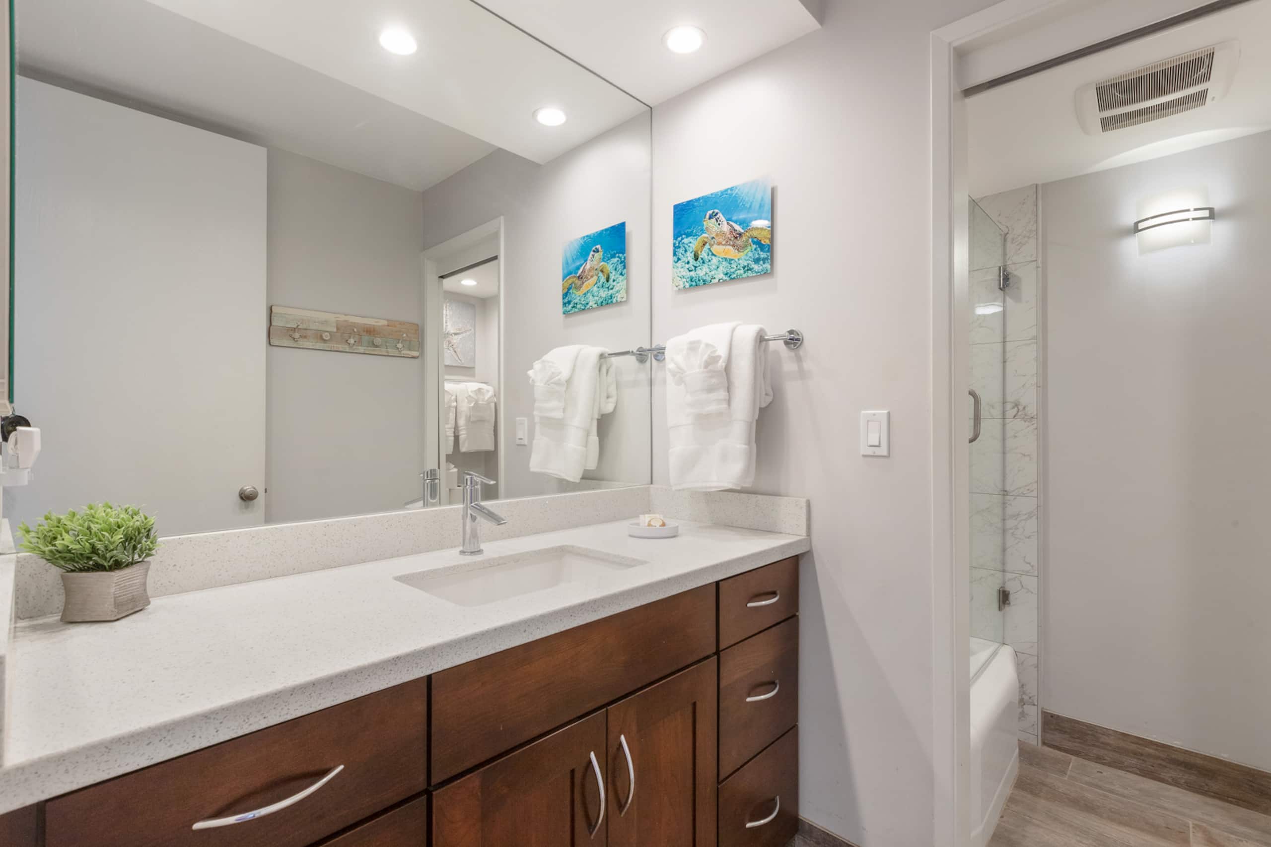 Condo in Lahaina · ★4.96 · 2 bedrooms · 3 beds · 2 baths - Image 12