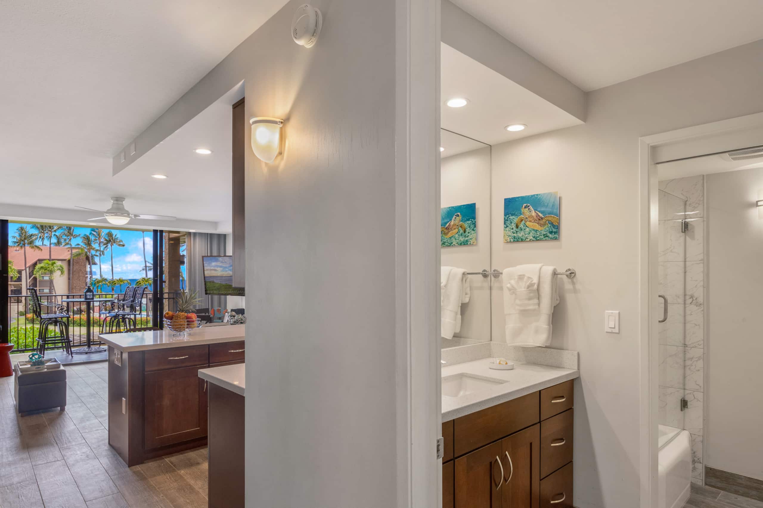 Condo in Lahaina · ★4.96 · 2 bedrooms · 3 beds · 2 baths - Image 9