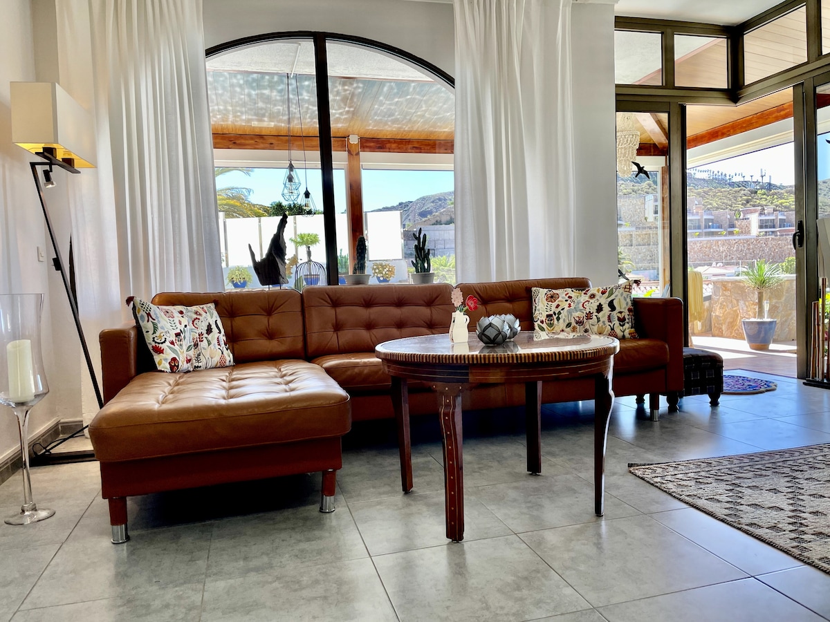 Propiedad de Airbnb exitosa: Fantastic view,pool & garden with high standard! en Mogán