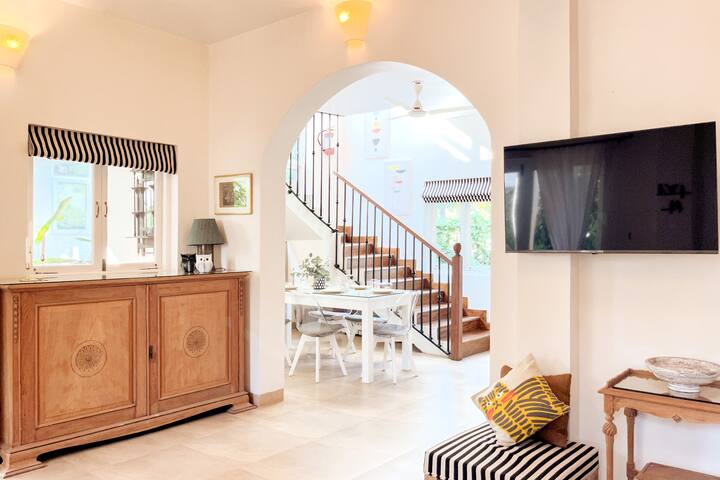 Living room image 5