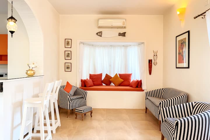 Living room image 4