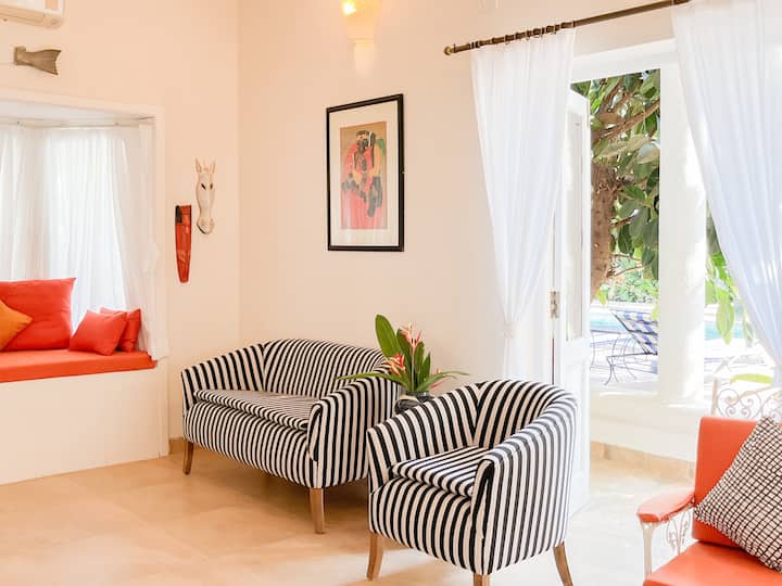 Living room image 2