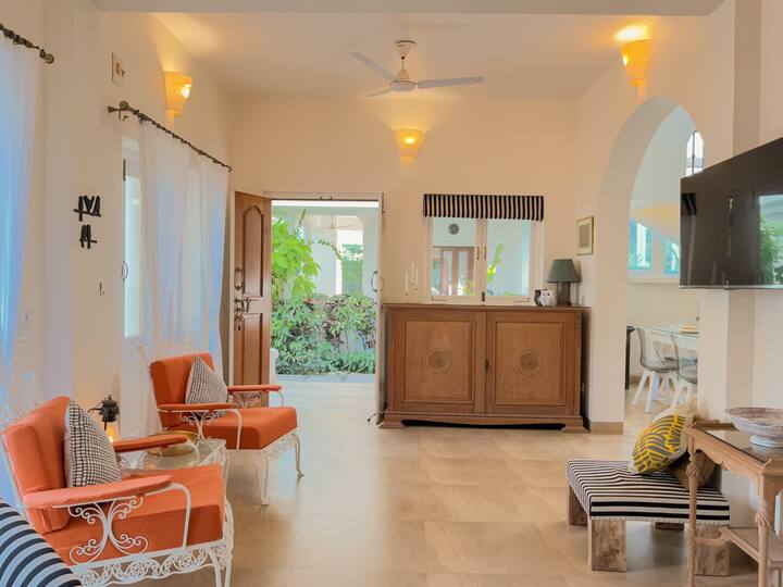 Living room image 3