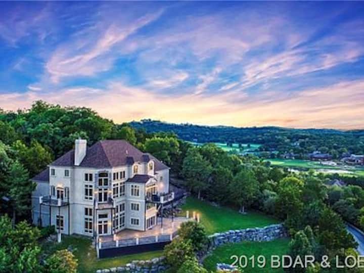 Old Kinderhook Castle Houses for Rent in Lake of the Ozarks, Missouri